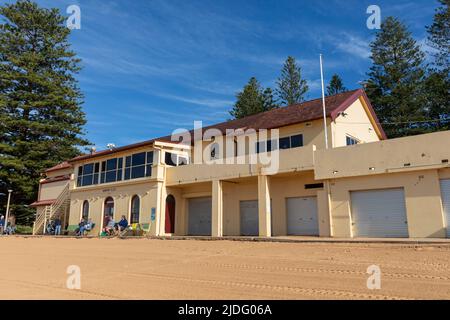 Newport Beach Sydney SLSC surf life saving club edificio sulla spiaggia, Sydney, Australia Foto Stock