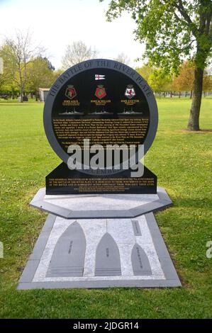 Black Granite Memorial dedicato alla Battaglia del River Plate al National Memorial Arboretum, Airewas vicino a Lichfield, Staffordshire, Inghilterra, Regno Unito. Foto Stock