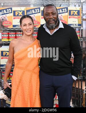 20 giugno 2022 - Los Angeles, California - Dina Pascua e Edwin Lee Gibson. FX ''The Bear'' Los Angeles Premiere. (Credit Image: © Billy Bennight/AdMedia via ZUMA Press Wire) Foto Stock