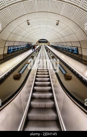 Stazione della metropolitana Whitechapel, Londra Foto Stock