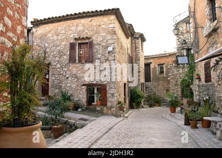 Città vecchia di Tourette sur Loup alla Rivera francese, Francia, Tourettes-sur-Loup Foto Stock