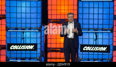 (220621) -- TORONTO, 21 giugno 2022 (Xinhua) -- il sindaco di Toronto John Tory parla durante l'evento notturno di apertura della Conferenza di collisione del 2022 a Toronto, Canada, il 20 giugno 2022. I partecipanti di oltre 140 paesi e regioni parteciperanno a questa conferenza tecnologica dal 20 al 23 giugno. (Foto di Zou Zheng/Xinhua) Foto Stock