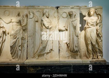 Marmorskulpturen und Statuen im Museum von Aphrodisias Antica Città, Denizli, Tuerkei |sculture in marmo e statue all'interno del museo di Aphrodisias A. Foto Stock