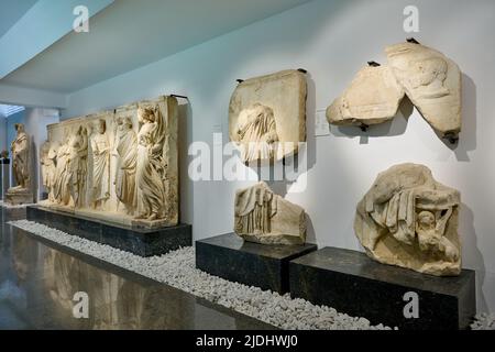 Marmorskulpturen und Statuen im Museum von Aphrodisias Antica Città, Denizli, Tuerkei |sculture in marmo e statue all'interno del museo di Aphrodisias A. Foto Stock