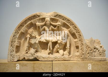 Marmorskulpturen und Statuen im Museum von Aphrodisias Antica Città, Denizli, Tuerkei |sculture in marmo e statue all'interno del museo di Aphrodisias A. Foto Stock