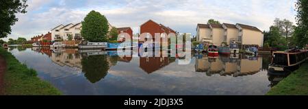 Stockton Heath Canal panorama London Bridge Boat Marina, Warrington, Cheshire, Inghilterra, Regno Unito, WA4 5BG Foto Stock
