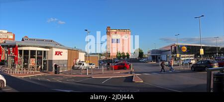 Warrington KFC, One Pink Eye & LIDL, Old Liverpool Road, GT Sankey, Warrington, Cheshire, INGHILTERRA, REGNO UNITO, WA5 1AF Foto Stock