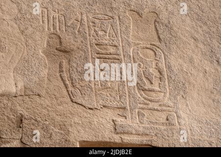 Iscrizione di Amenhotep III su masso di granito, fiume Nilo, Assuan Foto Stock