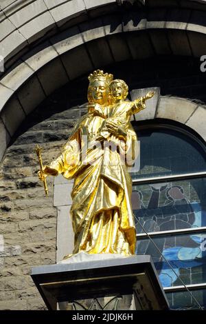 La statura dorata di Maria e del Gesù Bambino, la Cappella di Notre-Dame-de-Bon-Secours (nostra Signora del buon Aiuto), Montreal, Quebec provincia, Canada, Nord America Foto Stock