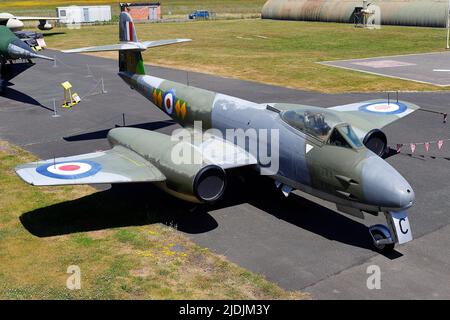 Una mostra restaurata di Gloster Meteor F8 allo Yorkshire Air Museum di Elvington, North Yorkshire Foto Stock