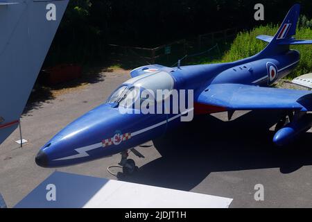 Una mostra di 1955 velivoli da addestramento a due posti Hawker Hunter T7 presso lo Yorkshire Air Museum a Elvington, nello Yorkshire del Nord Foto Stock