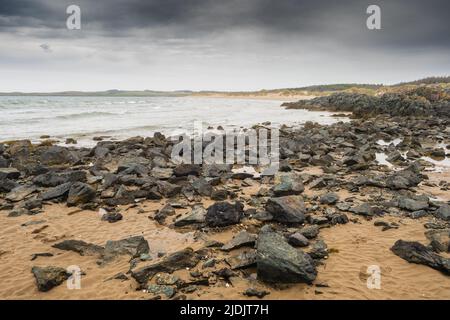 Newborough Warren è un vasto sistema di dune di sabbia e comprende la parte più meridionale di Anglesey Foto Stock