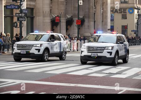 Manhattan, New York, USA - Novembre 11. 2019: US Customs and Border Protection Vehicles at Veterans Day Parade in NYC Foto Stock