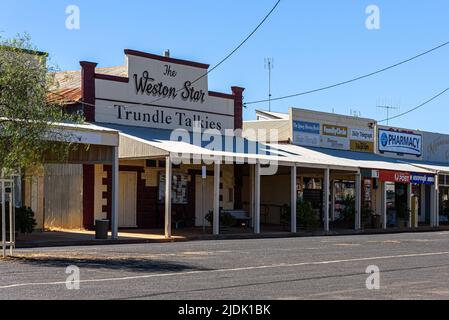 Negozi lungo Forbes Street a Trundle, nuovo Galles del Sud Foto Stock