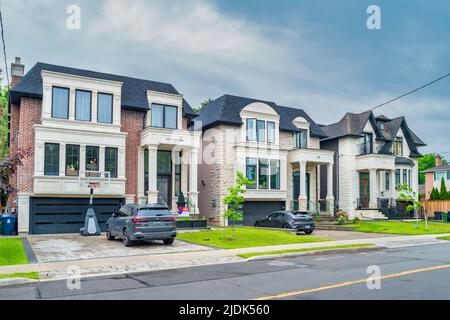Case di lusso nel distretto di Willowdale, Toronto, Ontario, Canada. Foto Stock
