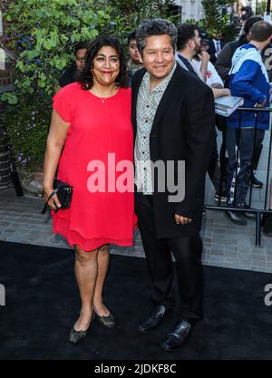 Londra, Regno Unito. 21st giugno 2022. Gurinder Chadha e Paul Mayeda Berges arrivano al Chiltern Firehouse di Londra per una cena organizzata da Chris McCarthy & David Glasser per celebrare il lancio britannico di Paramount . Credit: SOPA Images Limited/Alamy Live News Foto Stock