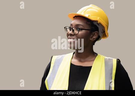 Ritratto Black African smart donne ingegnere lavoratore felice sorriso con spazio copia. Foto Stock