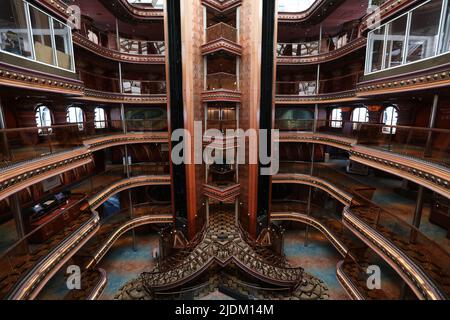 Magnifici interni in crociera sulla nave Foto Stock