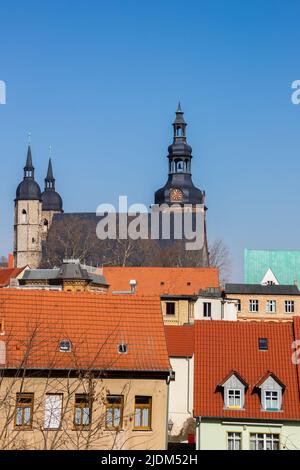 Torri della storica chiesa di St. Andreas a Lutherstadt Eisleben, Germania Foto Stock