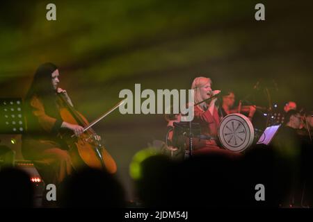 Joanna Lacher cantò durante il concerto della Percival band al convegno di Pyrkon Foto Stock