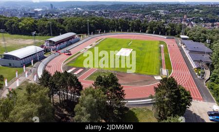 L'illustrazione mostra la Nemette Arena in vista di una conferenza stampa e l'apertura ufficiale delle nuove installazioni in vista della manifestazione atletica 'Meeting International d'Athletisme de la Province de Liege' a Liege, mercoledì 22 giugno 2022. BELGA FOTO BRUNO FAHY Foto Stock