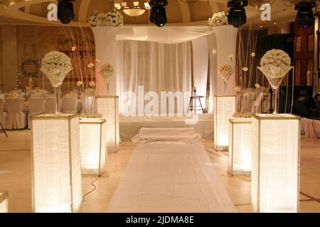 Il baldacchino ebraico per le nozze, Un chuppah (anche hupah, chupah o chuppa) è un baldacchino tradizionalmente utilizzato nei matrimoni ebraici. È costituito da un panno Foto Stock