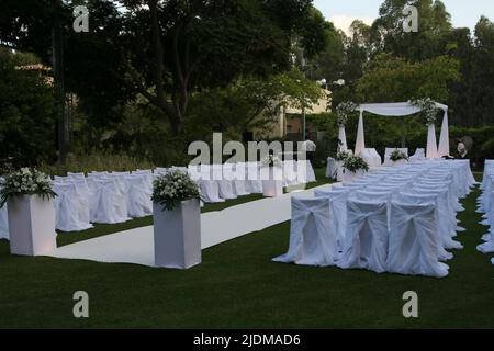 Il baldacchino ebraico per le nozze, Un chuppah (anche hupah, chupah o chuppa) è un baldacchino tradizionalmente utilizzato nei matrimoni ebraici. È costituito da un panno Foto Stock