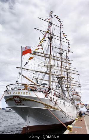 Nave a vela polacca Dar Pomorza nel Mar Baltico a Gdynia, Golfo di Danzica, Polonia, Europa. Foto Stock