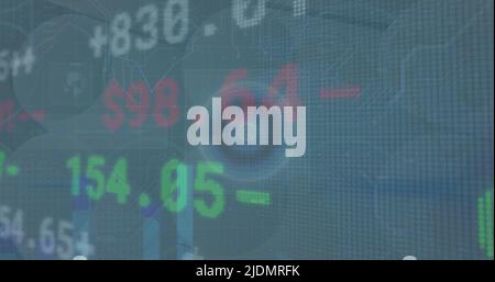 Immagine del mercato azionario, scansione dell'ambito e elaborazione dei dati finanziari su sfondo blu Foto Stock