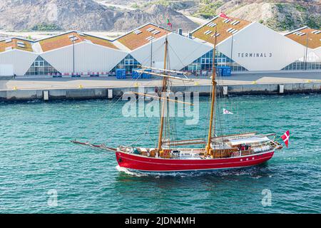 La goletta Lilla Dan (costruita nel 1951), lunga 35 metri, si trova nel porto di Copenhagen, Danimarca. Foto Stock