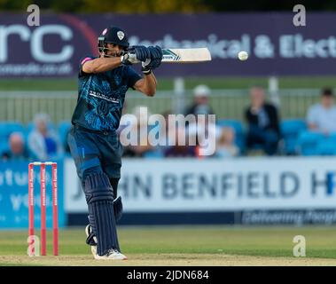 Shan Masood batte per i Falcons durante una partita di Blast del T20 tra Derbyshire Falcons e Northamptonshire Steelbacks Foto Stock