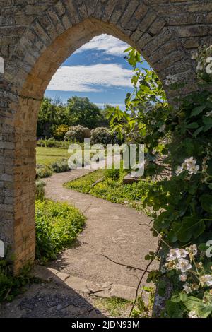 Il giardino murato a Dunraven Park, Southerndown. Si prega di credito: Phillip Roberts Foto Stock