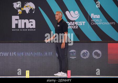 DEBRECEN, UNGHERIA - GIUGNO 22: Allenatore di testa Adam Krikorian degli Stati Uniti durante il FINA World Championships Budapest 2022 match tra Stati Uniti d'America e Paesi Bassi il 22 giugno 2022 a Debrecen, Ungheria (Foto di Albert ten Hove/Orange Pictures) KNZB Foto Stock