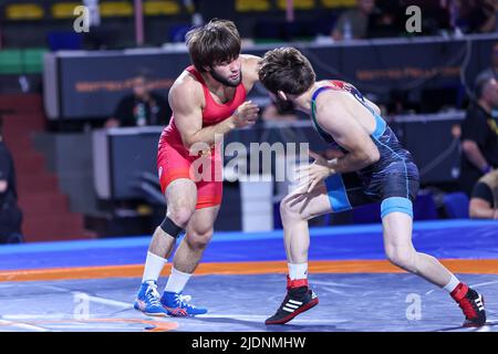 Matteo Pellicone, Roma, 22 giugno 2022, Victor ciobanu (MDA) vs Taleh Mammadov (AZE) GR 63kg durante la classifica 2022 Serie (day1) - Wrestling Foto Stock