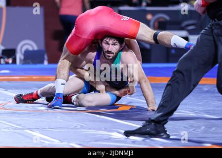 Matteo Pellicone, Roma, 22 giugno 2022, Victor ciobanu (MDA) vs Taleh Mammadov (AZE) GR 63kg durante la classifica 2022 Serie (day1) - Wrestling Foto Stock