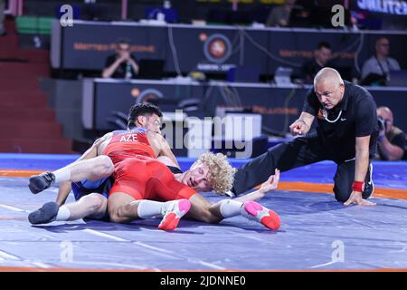 Roma, Italia. 22nd giugno 2022. Hasrat Jafarov (AZE) vs Furkan Yildiz (TUR) GR 67kg durante la classifica 2022 Series (day1), Wrestling a Roma, Italia, Giugno 22 2022 Credit: Independent Photo Agency/Alamy Live News Foto Stock