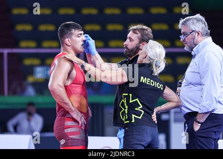 Matteo Pellicone, Roma, 22 giugno 2022, David Losonczi (HUN) GR 97kg durante la classifica 2022 Serie (day1) - Wrestling Foto Stock