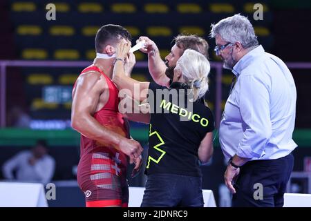 Matteo Pellicone, Roma, 22 giugno 2022, David Losonczi (HUN) GR 97kg durante la classifica 2022 Serie (day1) - Wrestling Foto Stock