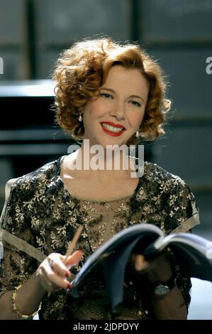 ANNETTE BENING, ESSENDO JULIA, 2004 Foto Stock