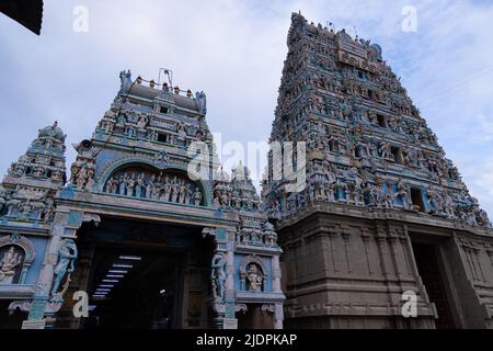 Kovilpatti, Tamilnadu / India - Maggio 16 2022 :Shenbahavalli amman kovil o Sri Poovananathar Swamy Tempio in kovilpatti Foto Stock