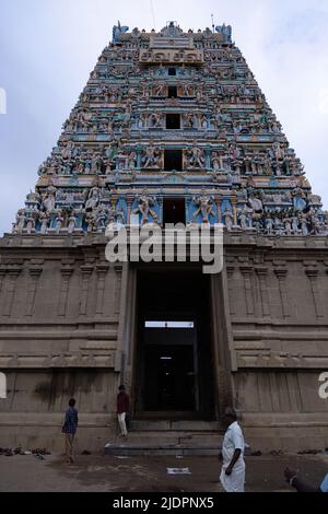 Kovilpatti, Tamilnadu / India - Maggio 16 2022 :Shenbahavalli amman kovil o Sri Poovananathar Swamy Tempio in kovilpatti Foto Stock