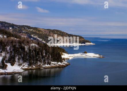 La riva nord del fiume San Lorenzo nella regione Cote-Nord e Quebec, Canada Foto Stock