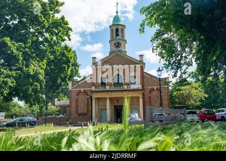 Londra - Maggio 2022: St Anne's Parish Church on Kew Green a Richmond, nel sud-est di Londra Foto Stock