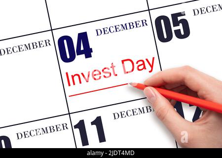 4th dicembre. Disegno a mano linea rossa e scrittura del testo Invest Day in data calendario 4 dicembre. Concetto commerciale e finanziario. Mese invernale, Foto Stock