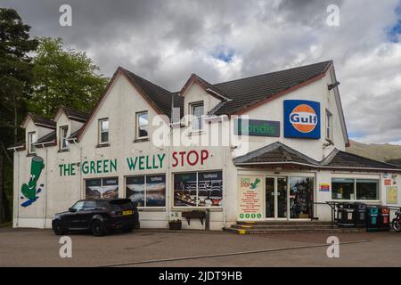 19.05.2022 Tyndrum, Argyll, Scozia, Regno Unito. The Green Welly Shop on the A82 at Tyndrum in the Scottish Hifglands Foto Stock
