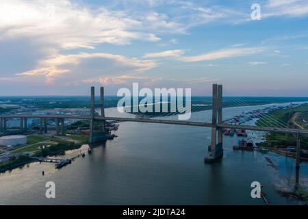 Il ponte Cochrane-Africatown al tramonto a Mobile, Alabama Foto Stock