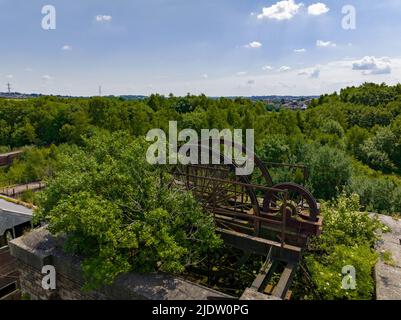 Chatterley Whitfield abbandonò la cava dismessa ex miniera e museo Stoke on Trent Staffordshire Drone fotografia aerea Foto Stock