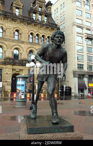 Terry Fox statue (Terrance Stanley Fox era un atleta canadese, umanitario, e attivista di ricerca sul cancro), Ottawa, Ontario provincia, Canada, America Foto Stock