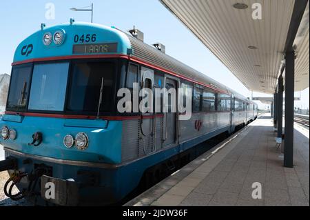 Lagos, Portogallo. 2022 maggio 6. Treni della città Comboios de Portugal di Lagos in Portogallo nell'Algarve. Foto Stock