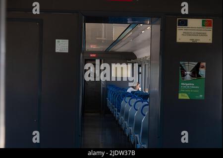 Lagos, Portogallo. 2022 maggio 6. Treni della città Comboios de Portugal di Lagos in Portogallo nell'Algarve. Foto Stock